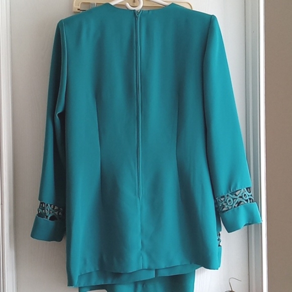 Leslie Fay | Vintage Turquoise Cut-Out Jacket & Skirt Suit - Picture 7 of 8